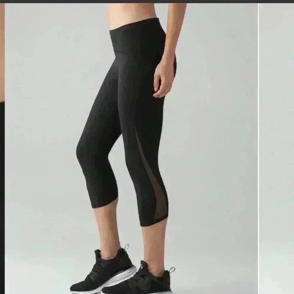 Lululemon Train Times Crop (17"), Black, Size 2 - Picture 1 of 10